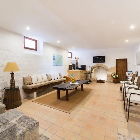 Hotel Ca'L Bisbe-3